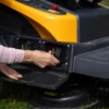 STIGA Akku-Aufsitzmäher Swift 372e inkl. 4 x 5 Ah Akkus & Ladegerät – Leise, kraftvoll und emissionsfrei mähen